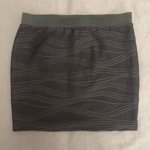 CANDIE’S BLACK ELASTIC WAIST SKIRT-SZ M